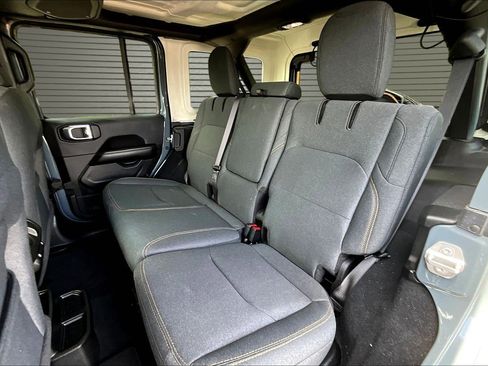 Used 2024 Jeep Wrangler Unlimited Sahara w/ Technology Group AWD/4WD image 14