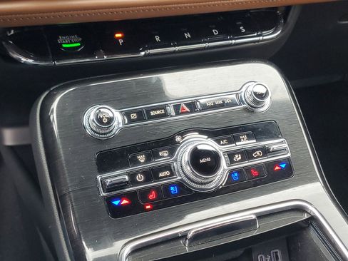 Certified 2023 Lincoln Nautilus Reserve image 18