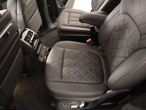 New 2025 BMW X7 xDrive40i w/ M Sport Package image 13