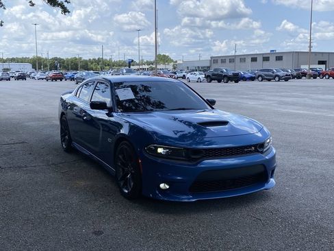 Used 2023 Dodge Charger Scat Pack w/ Plus Group RWD image 2