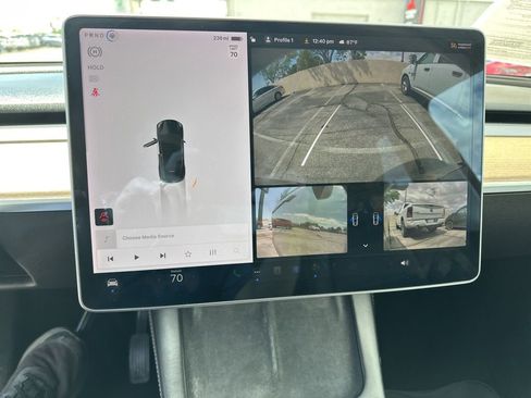 Used 2021 Tesla Model Y Long Range image 9