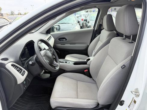 Used 2016 Honda HR-V EX image 10