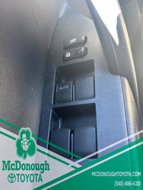 Used 2017 Toyota Corolla SE w/ Carpet Mat Package (TMS) FWD image 14