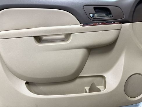 Used 2011 GMC Yukon XL SLE image 19