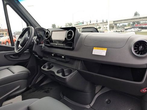 New 2025 Mercedes-Benz Sprinter 2500 image 15