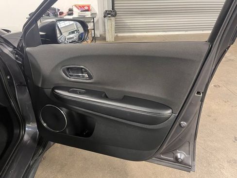 Used 2019 Honda HR-V EX image 12