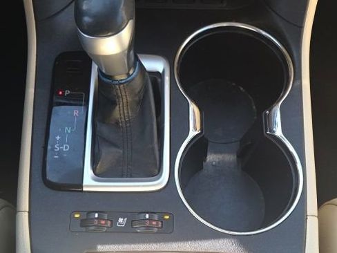 Used 2018 Toyota Highlander Limited FWD image 37