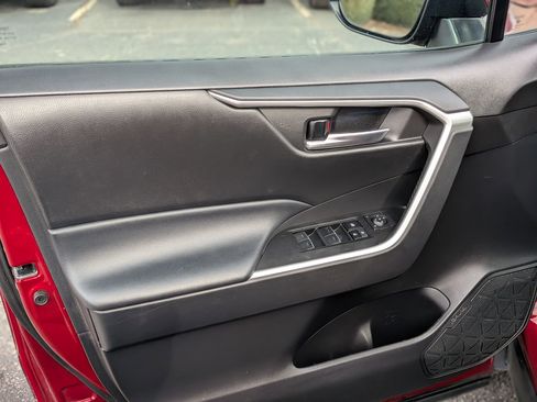 Used 2023 Toyota RAV4 XLE Premium image 14