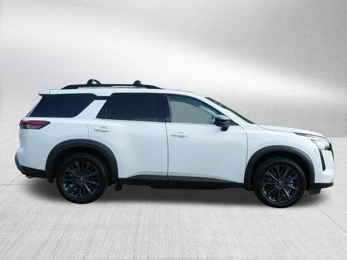Certified 2026 Nissan Pathfinder SL w/ SL Premium Package AWD/4WD image 8