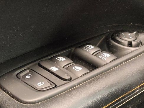 Used 2018 Jeep Compass Latitude w/ Popular Equipment Group AWD/4WD image 27