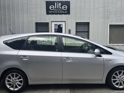 Used 2012 Toyota Prius V Five FWD image 6