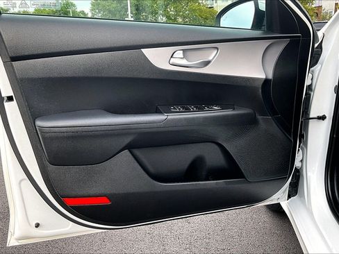 Used 2023 Kia Forte LXS w/ LXS Technology Package FWD image 20