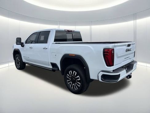 Used 2026 GMC Sierra 2500 Denali Ultimate AWD/4WD image 3