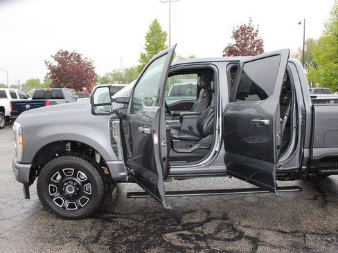 Used 2024 Ford F350 Platinum AWD/4WD image 14