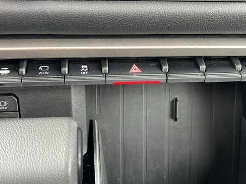 Used 2024 Toyota Sequoia SR5 w/ SR5 Premium Package AWD/4WD image 31