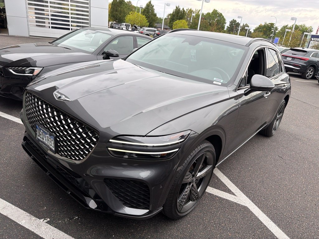 Used 2023 Genesis GV70 2.5T w/ Sport Prestige Package AWD/4WD image 2