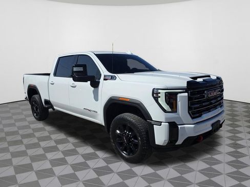 Used 2025 GMC Sierra 2500 AT4 AWD/4WD image 4
