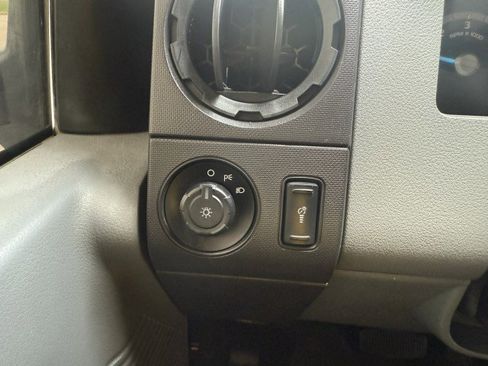 Used 2015 Ford F550 4x4 Regular Cab Super Duty image 27