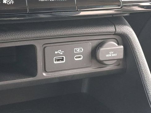 Used 2025 Honda Pilot EX-L image 16