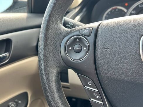 Used 2015 Honda Accord LX image 32