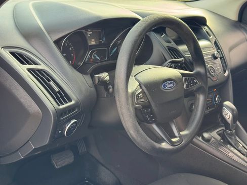 Used 2018 Ford Focus SE FWD image 17