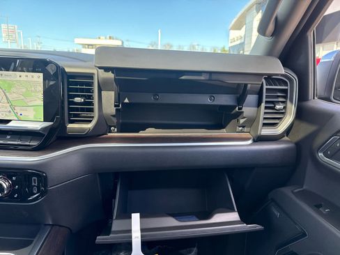 New 2026 GMC Sierra 1500 SLT AWD/4WD image 22