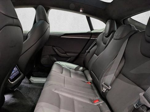 Used 2022 Tesla Model S image 18