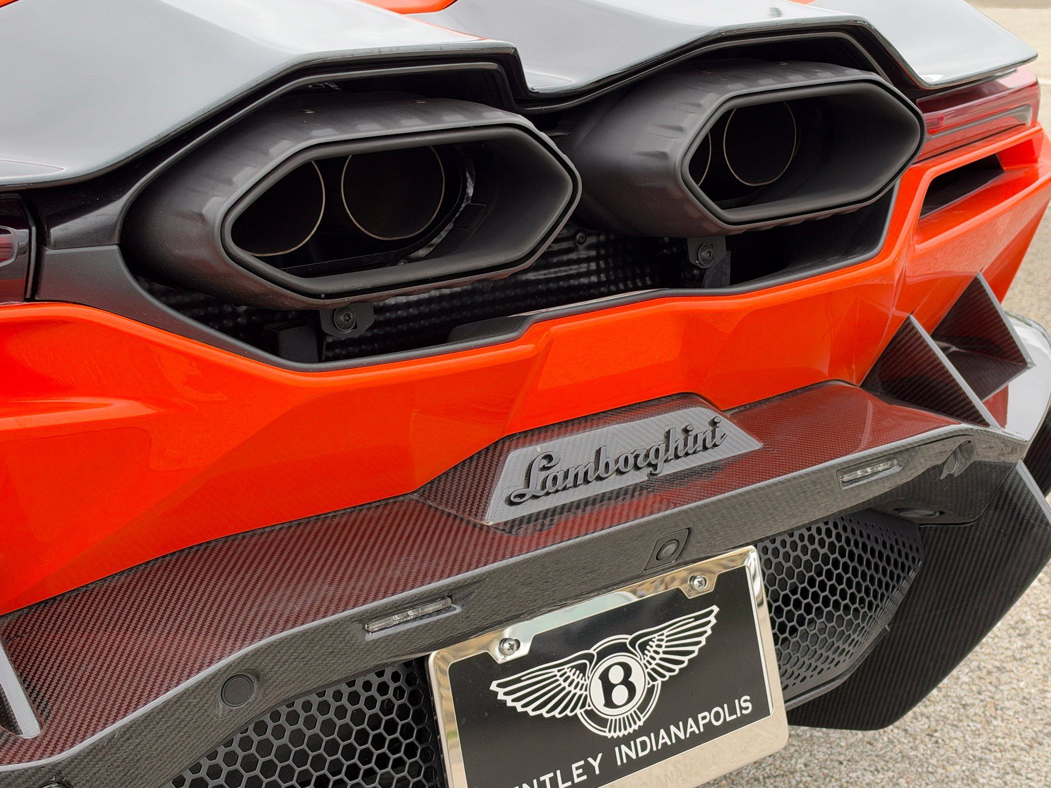 Used 2024 Lamborghini Revuelto AWD/4WD image 21