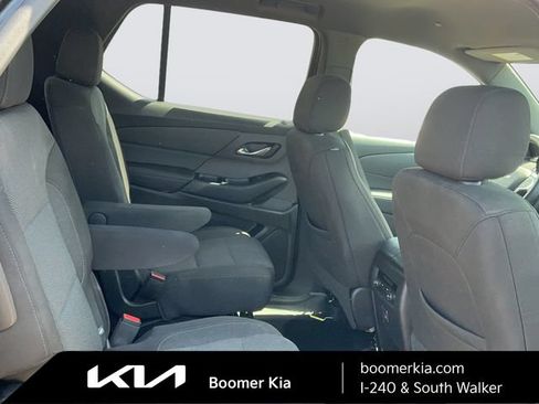 Used 2023 Chevrolet Traverse LT FWD image 12