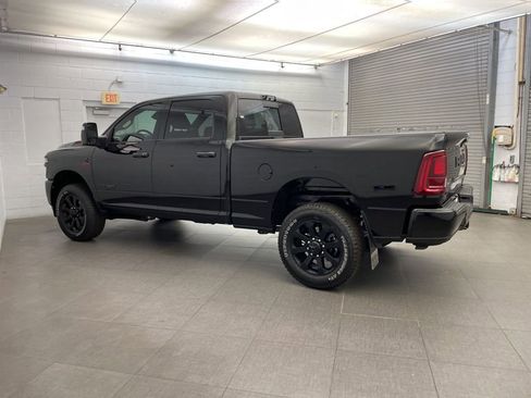New 2026 RAM 2500 Big Horn AWD/4WD image 8