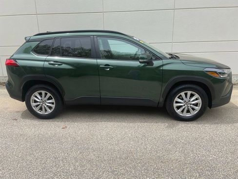 Used 2022 Toyota Corolla Cross LE w/ Moonroof Package AWD/4WD image 5