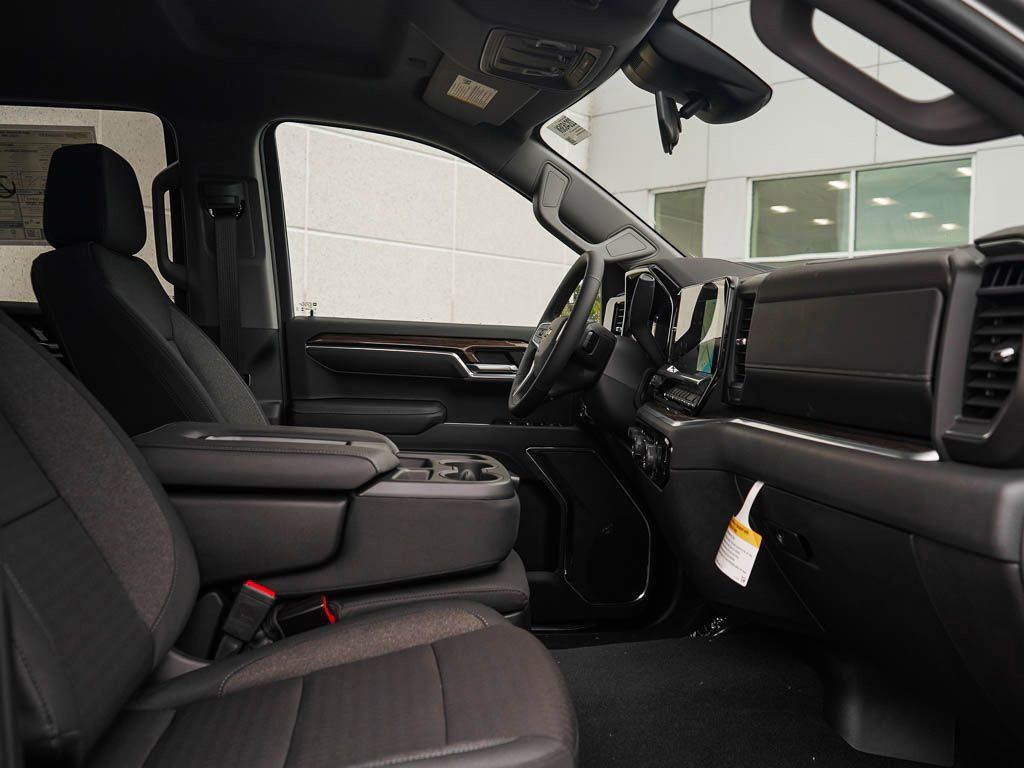 New 2025 Chevrolet Silverado 1500 LT AWD/4WD image 9