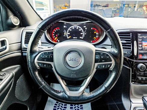 Used 2020 Jeep Grand Cherokee Limited w/ Luxury Group II image 19