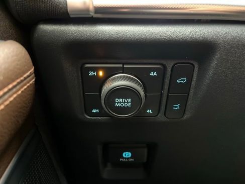 Certified 2025 Ford Expedition King Ranch image 13