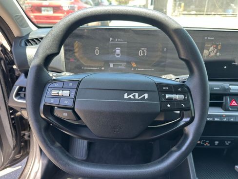 Used 2025 Kia K4 FWD image 27
