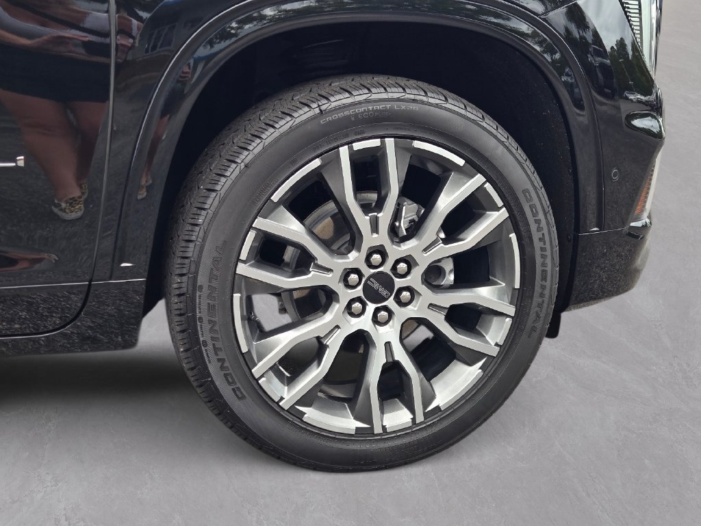 Used 2026 GMC Acadia Denali Ultimate w/ LPO, Floor Liner Package FWD image 5
