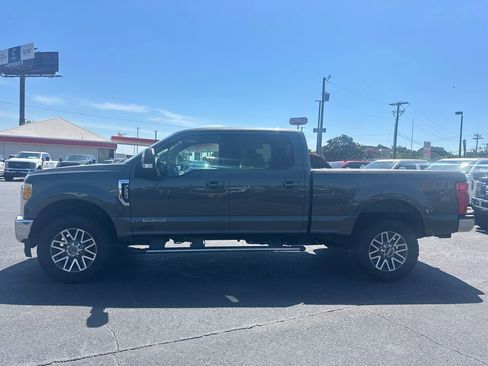 Used 2017 Ford F250 Lariat w/ Lariat Ultimate Package AWD/4WD image 4