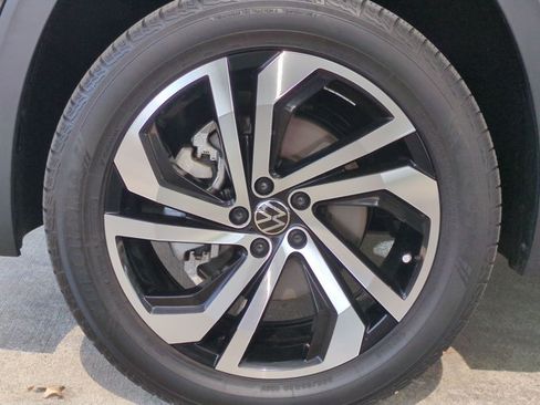 Used 2021 Volkswagen Atlas SEL Premium AWD/4WD image 27