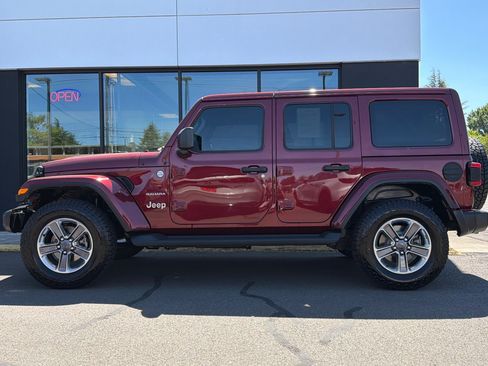 Used 2021 Jeep Wrangler Unlimited Sahara AWD/4WD image 9