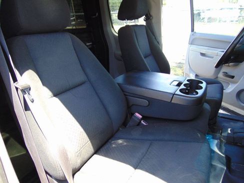 Used 2013 Chevrolet Silverado 3500 W/T w/ Snow Plow Prep Package AWD/4WD image 25