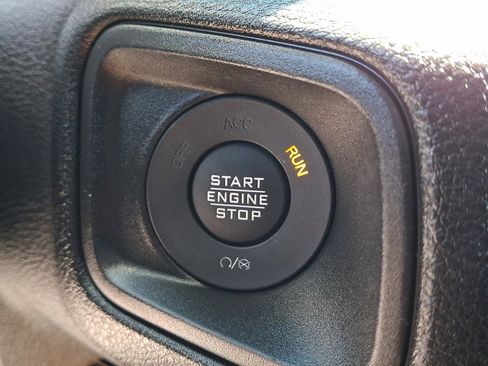 Used 2025 Jeep Wrangler Sport AWD/4WD image 22