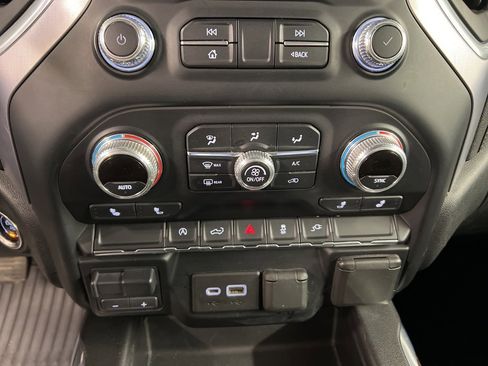 Used 2020 GMC Sierra 1500 Elevation image 13