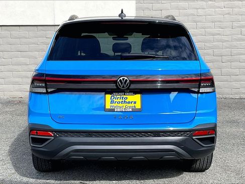 Certified 2025 Volkswagen Taos SE image 3