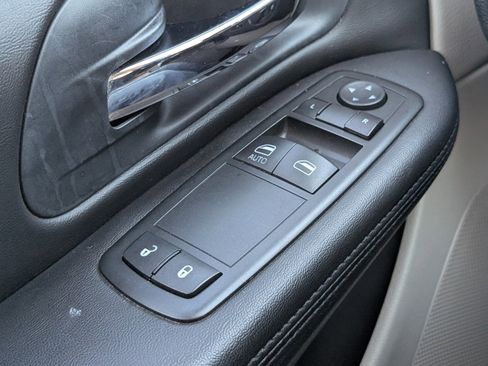 Used 2013 Dodge Grand Caravan American Value Package w/ UConnect Hands-Free Group image 21