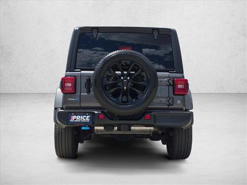Used 2023 Jeep Wrangler Unlimited Sahara w/ Cold Weather Group AWD/4WD image 6