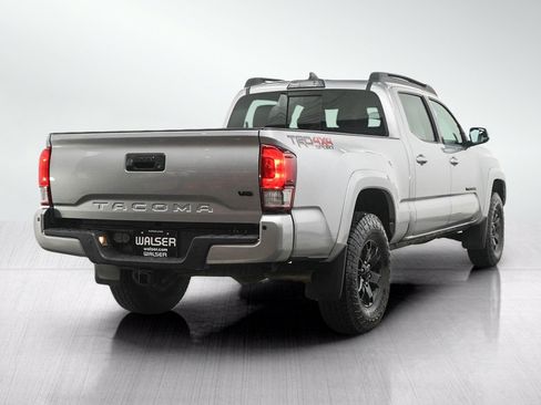 Used 2017 Toyota Tacoma TRD Sport w/ Premium & Technology Package AWD/4WD image 5