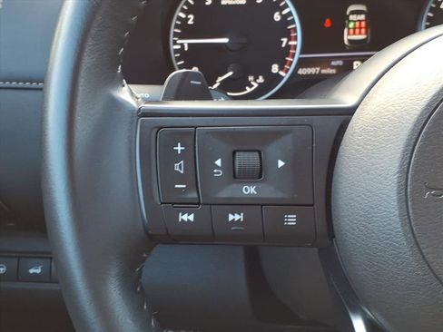 Used 2025 Nissan Pathfinder SV image 27