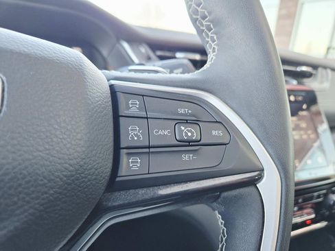 Used 2023 Jeep Grand Cherokee Altitude image 21