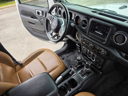 Used 2020 Jeep Gladiator Overland w/ LED Lighting Group AWD/4WD image 22