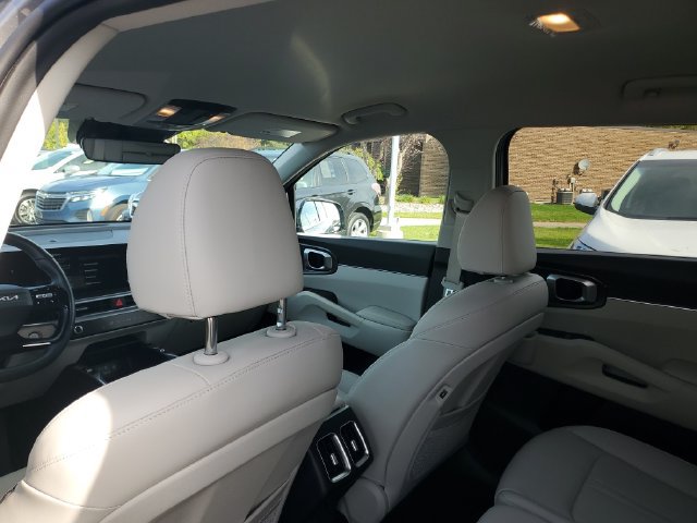 Certified 2026 Kia Sorento EX AWD/4WD image 10